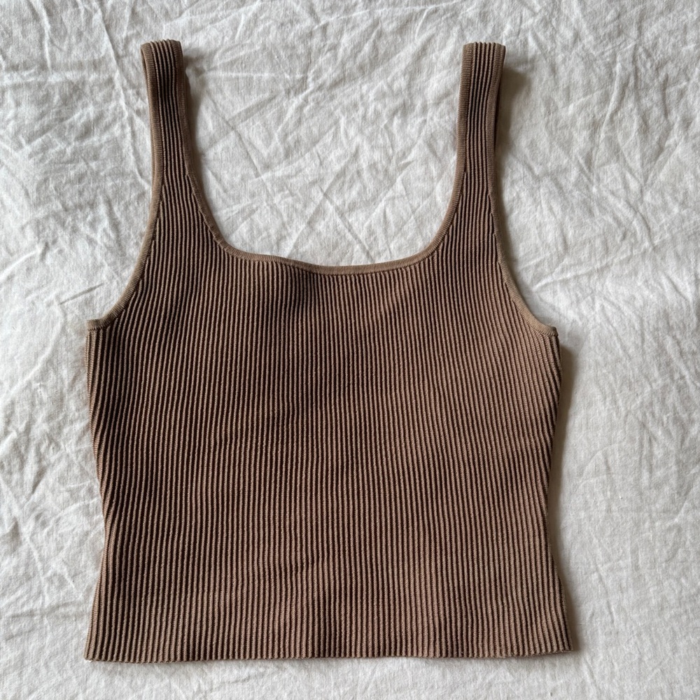Aritzia Babaton Ribbed Brown Tank Top